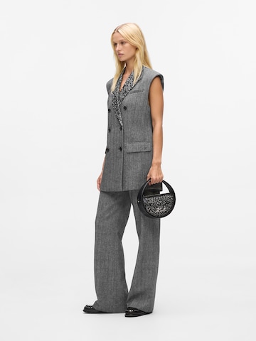 Karl Lagerfeld Liivi värissä harmaa