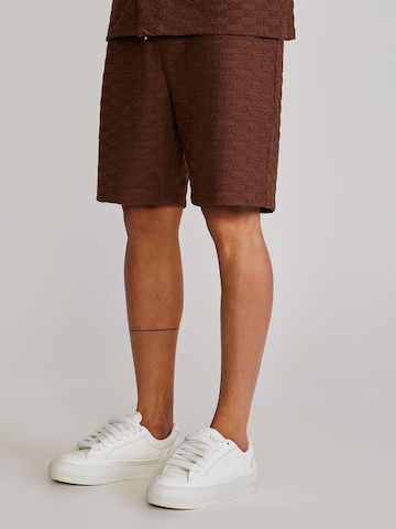 Regular Pantalon SikSilk en marron