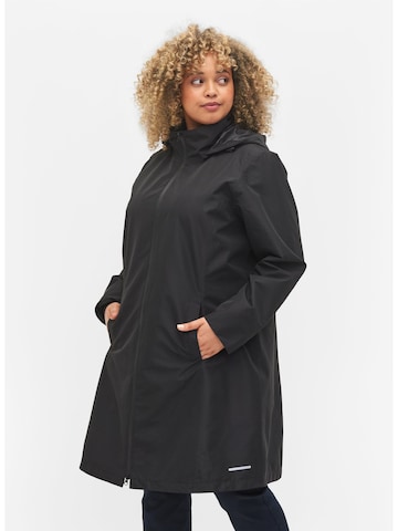 Manteau fonctionnel Zizzi en noir : devant