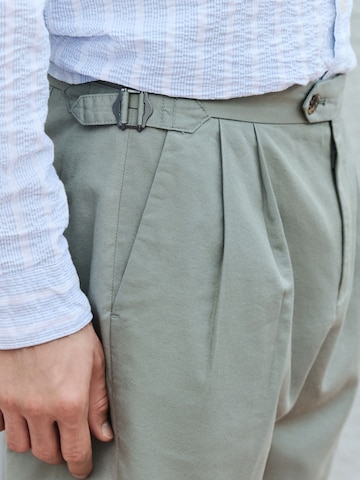 Regular Pantalon à pince Next en vert