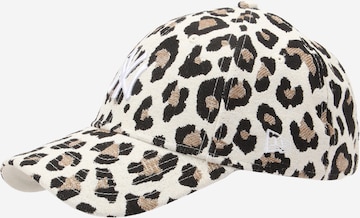 NEW ERA Cap 'WMNS LEOPARD MIDI 9FORTY NEYYAN CAMCHS' in Beige: front