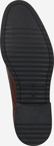 TOMMY HILFIGER Šněrovací boty – hnědá