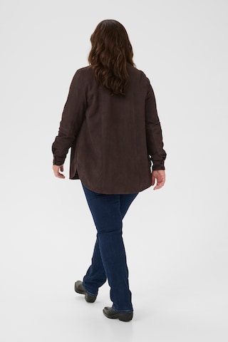 KAFFE CURVE Tussenjas in Bruin