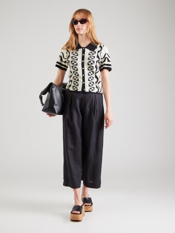 Wide leg Pantaloni cutați de la & Other Stories pe negru
