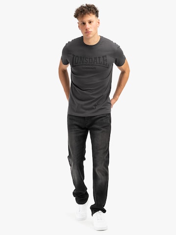 T-Shirt 'KAI ' LONSDALE en gris