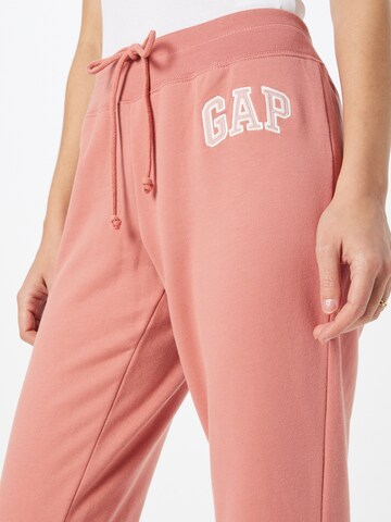 GAP Дънки Tapered Leg Панталон в червено