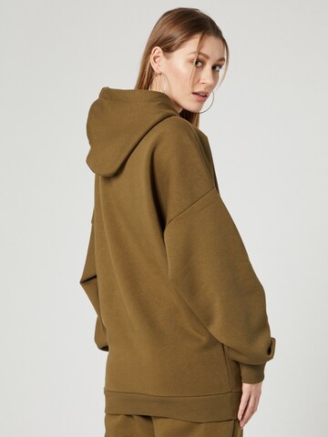 VIERVIER Hoodie 'Fine' in Braun