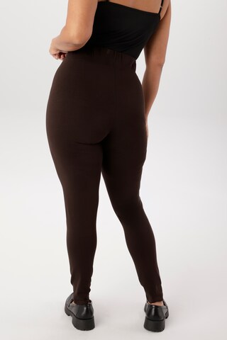 Aniston Skinny Leggings in Brown