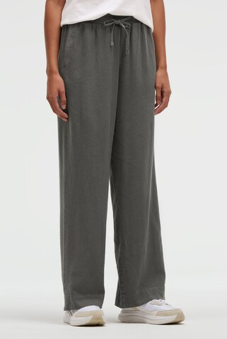 Soccx Regular Pants in Green: front