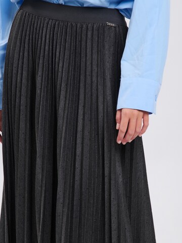 Influencer Skirt in Grey