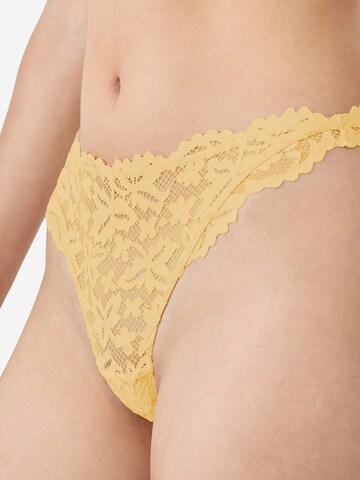 String 'Legende' di ETAM in beige