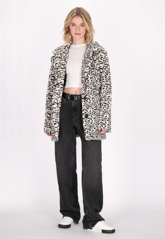 MYMO Between-seasons coat in White