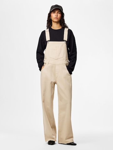 Loosefit Pantaloni con pettorina 'PCGrace' di PIECES in beige: frontale