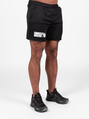 Gorilla Wear Regular Shorts 'Miles' in Schwarz