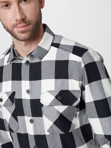 !Solid Regular fit Button Up Shirt in Black