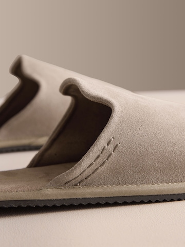 Pantoufle 'Signature' Next en gris
