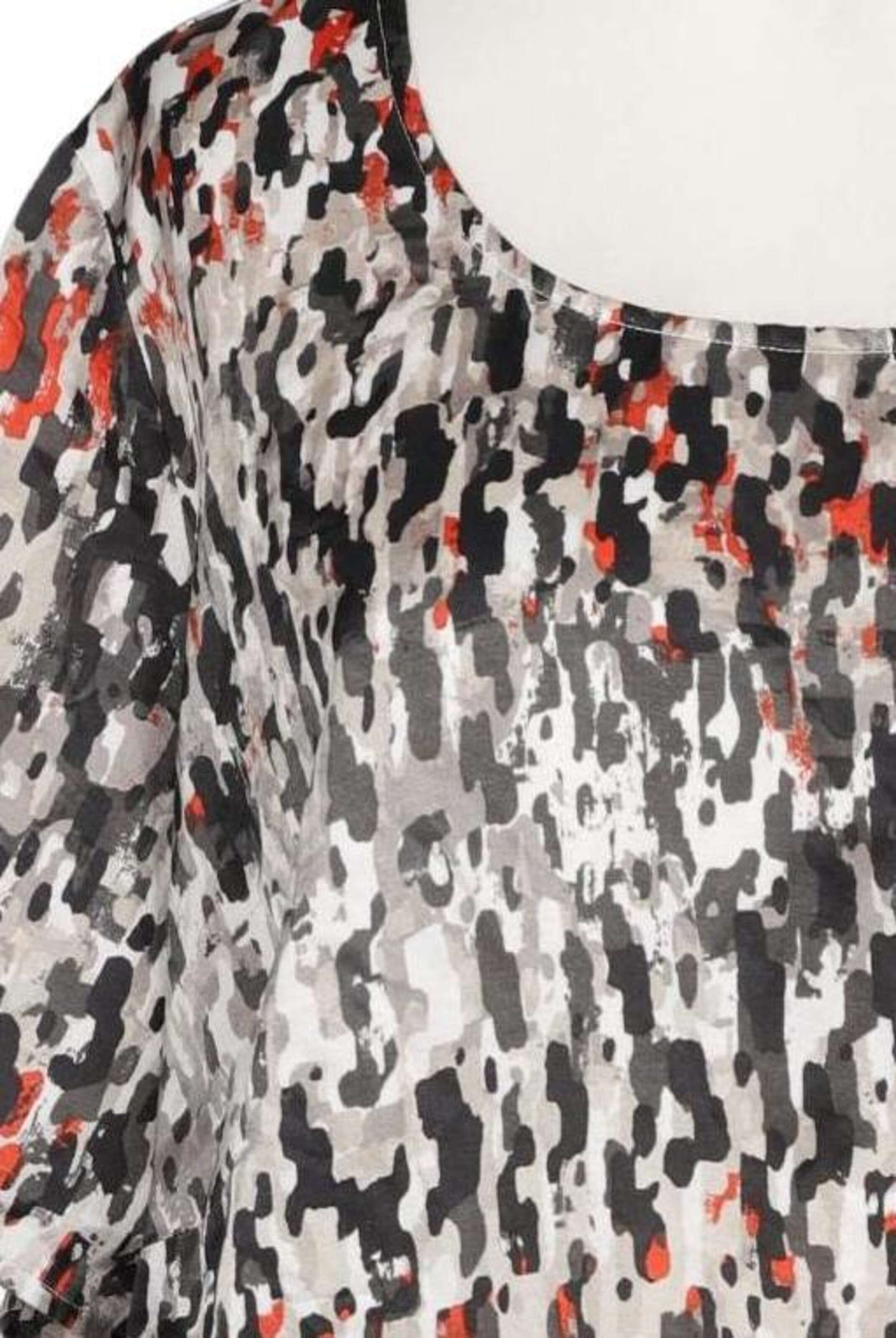 Emilia Lay Blouse & Tunic in 6XL in Mixed colors