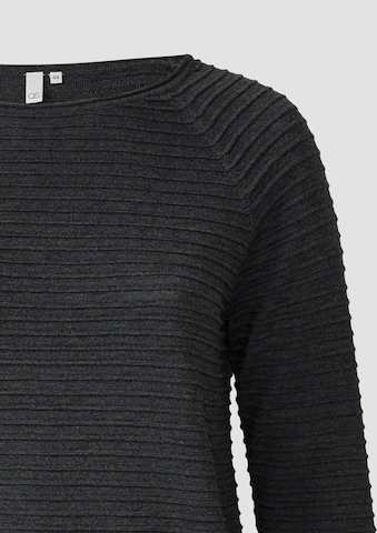 QS Sweater in Black