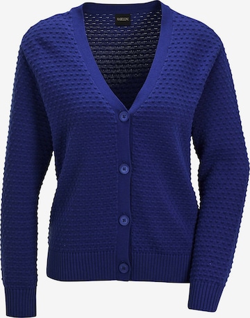 MADELEINE Strickjacke in Blau: Vorderseite