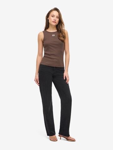 Noisy may Overdel 'NMMaya' i brun