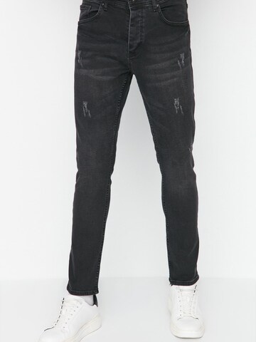 Trendyol Slimfit Jeans in Schwarz: Vorderseite