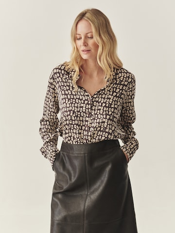 TATUUM Блузка 'NIKA' в Коричневый: спереди