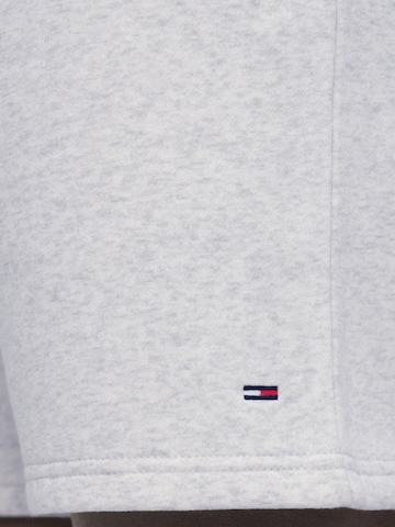 Tommy Jeans Loosefit Shorts in Grau