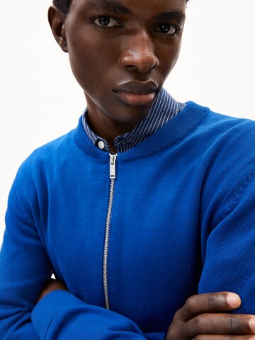 Vestes en maille 'Agaamo' ARMEDANGELS en bleu