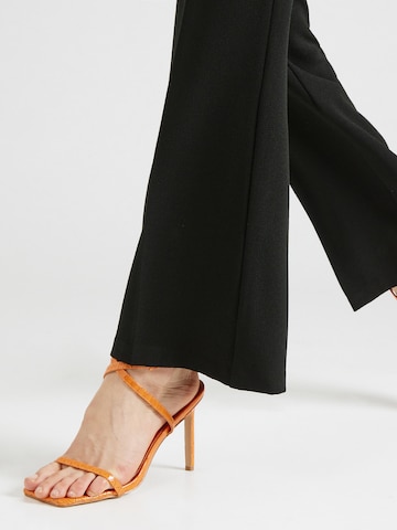 NÜMPH Flared Pleated Pants 'KENDALL' in Black