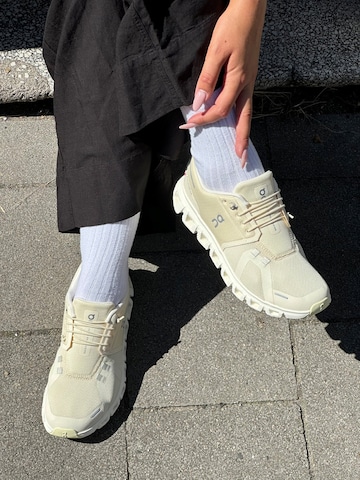Baskets basses On en beige