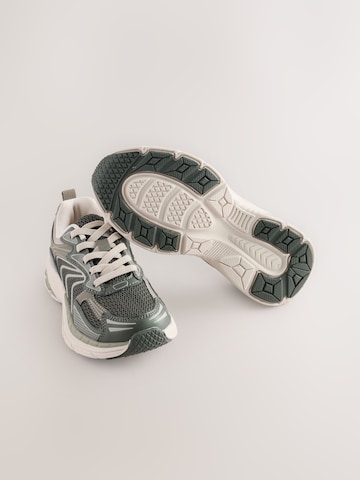 Sneaker di Next in verde