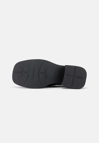 Décolleté con zeppa frontale 'DORAH' di VAGABOND SHOEMAKERS in rosso