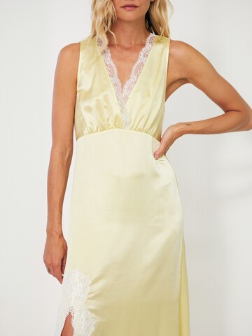 Robe ' Salacras ' Crās en jaune