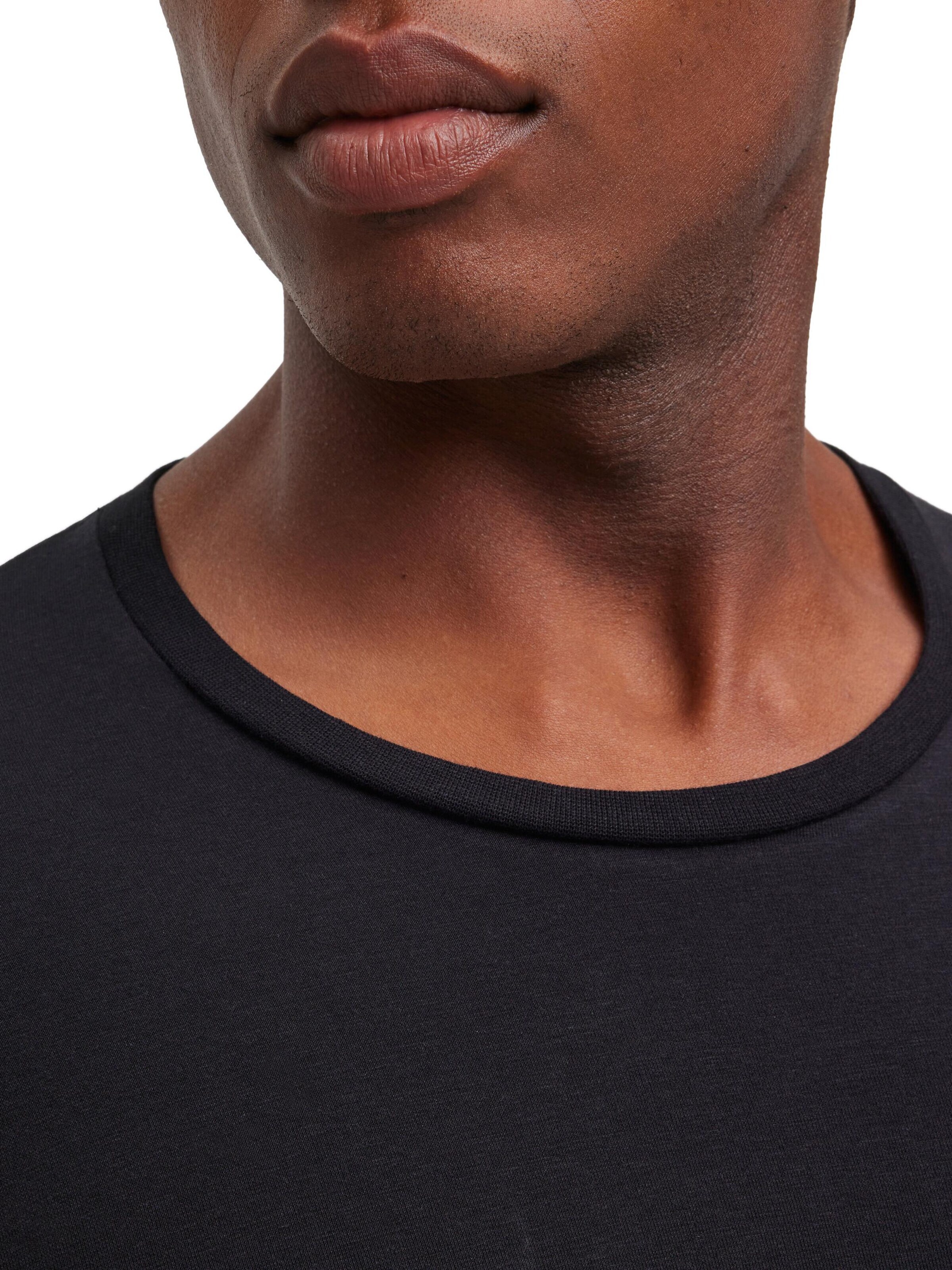 FALKE Undershirt in Black