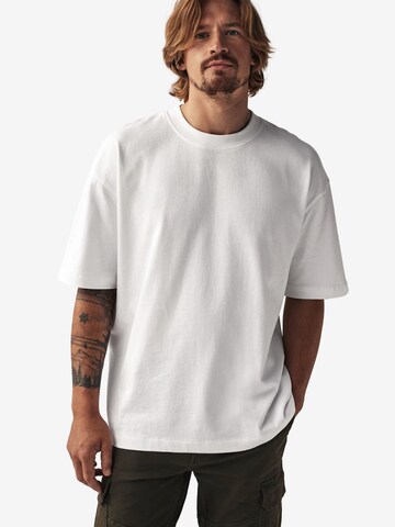 T-Shirt Next en blanc : devant