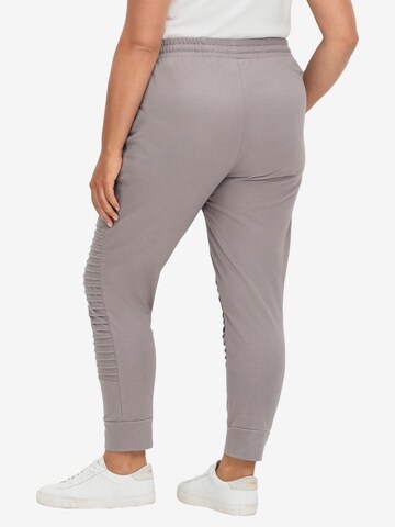 SHEEGO Slimfit Hose in Grau