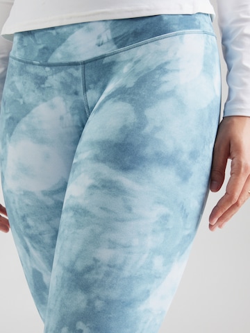 Skinny Pantalon de sport 'ZENVY' NIKE en bleu