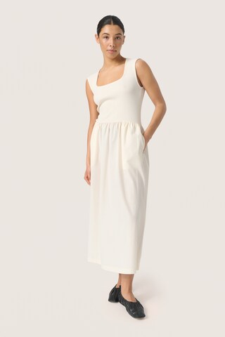 SOAKED IN LUXURY Dress 'Simone' in Beige: front