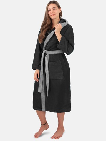 normani Long Bathrobe in Black: front