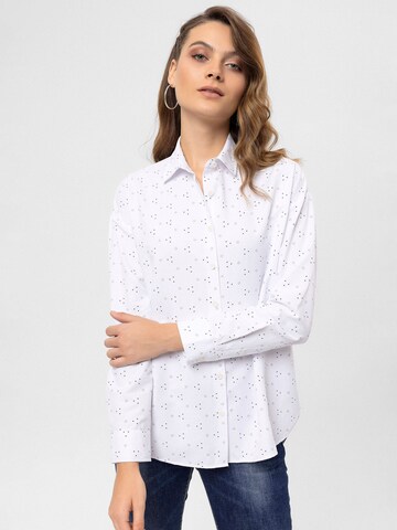 By Diess Collection Blus i vit: framsida