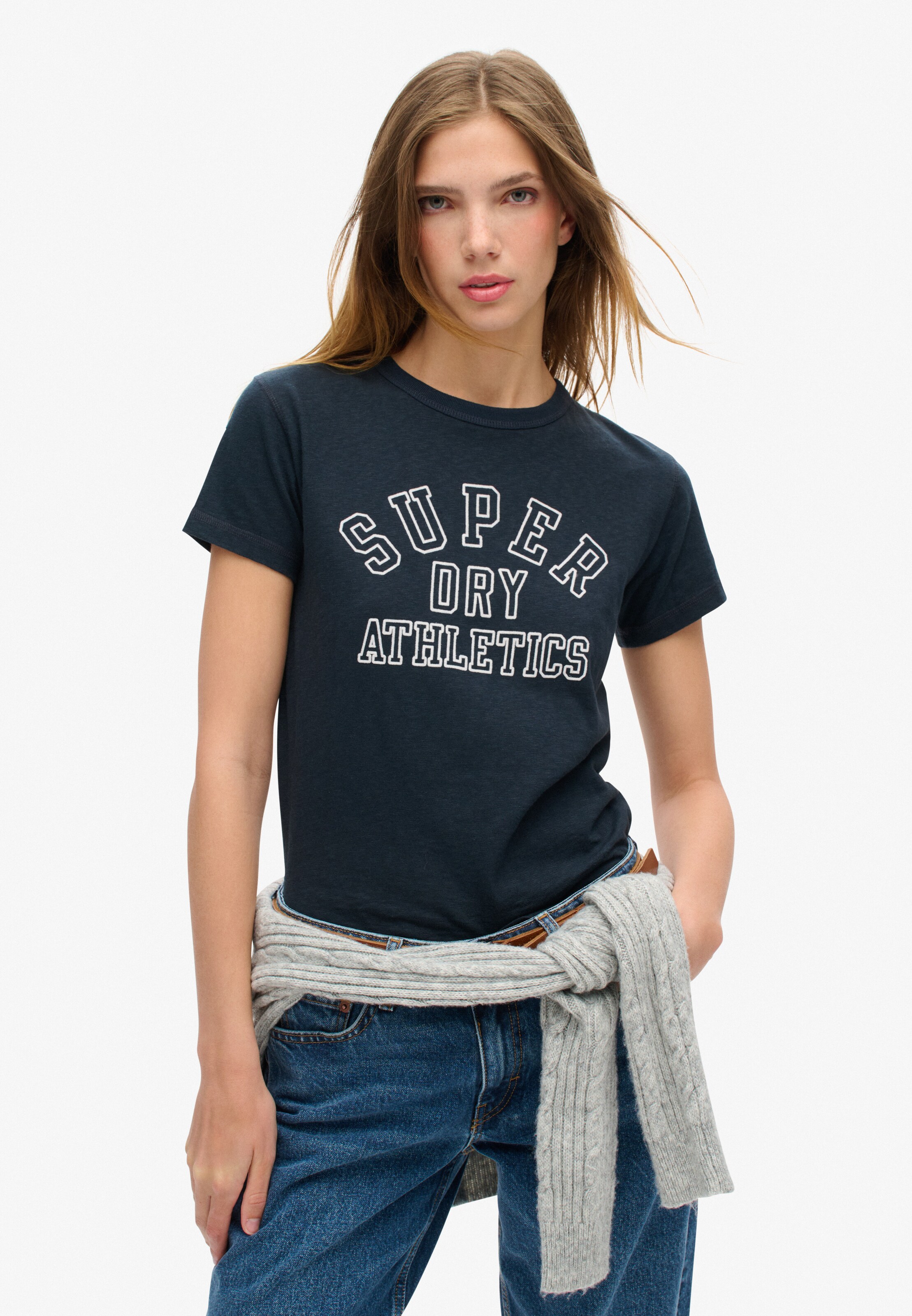 T-shirt 'Athletic Essentials' Superdry en bleu