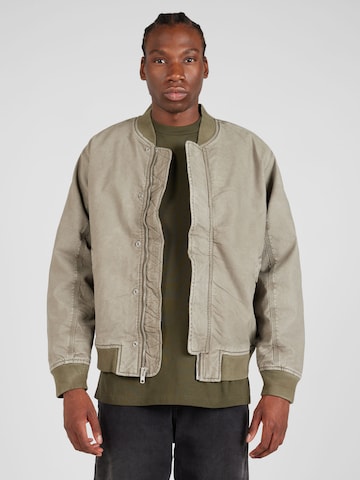 Abercrombie & FitchPrijelazna jakna - zelena boja: prednji dio
