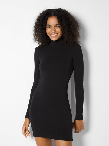 Bershka Kleid in Schwarz: predná strana