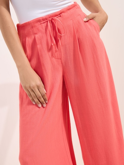 Friends Like These Брюки со складками в Малиновый, Обзор товара