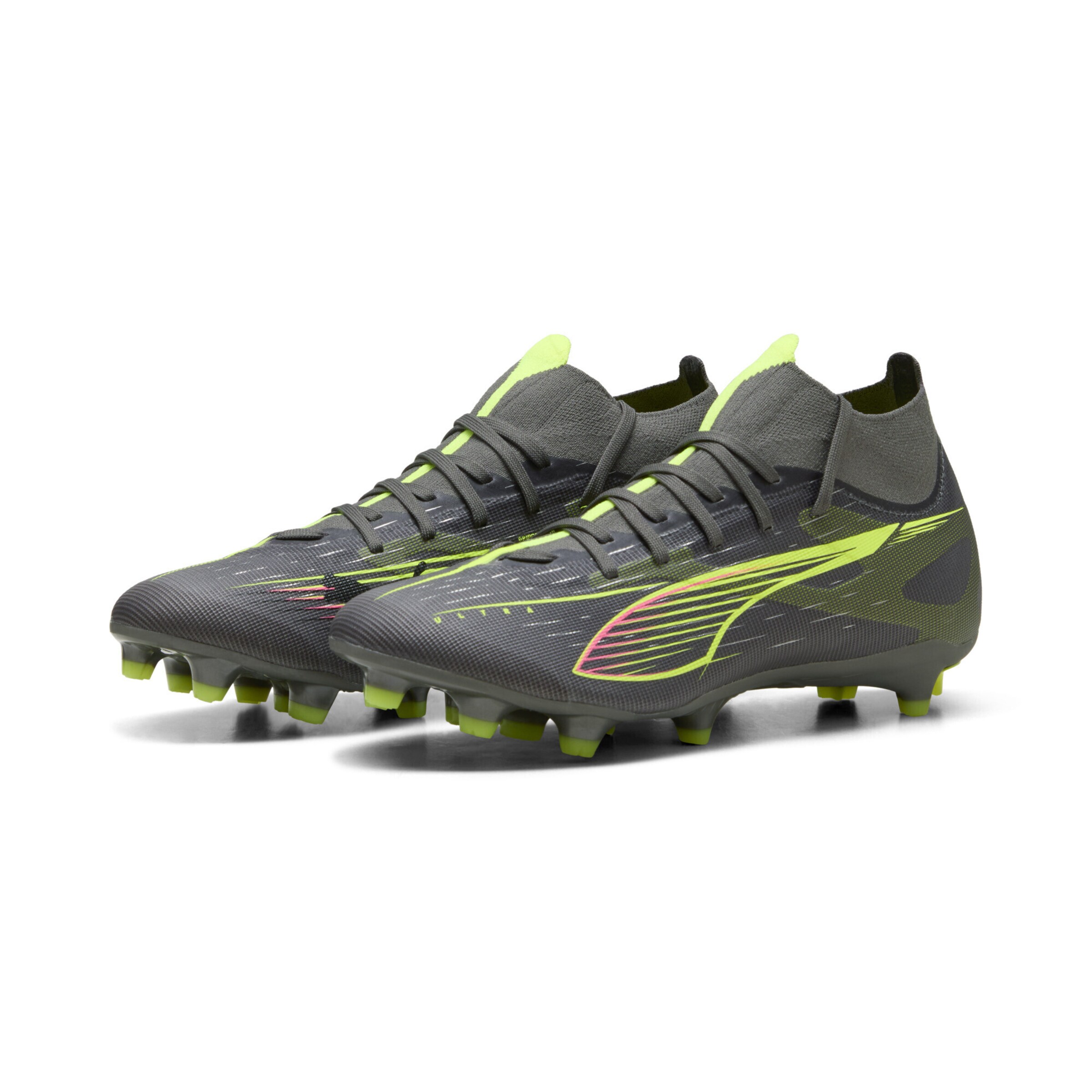 PUMA Soccer shoe 'Ultra 5 Match' in Grey