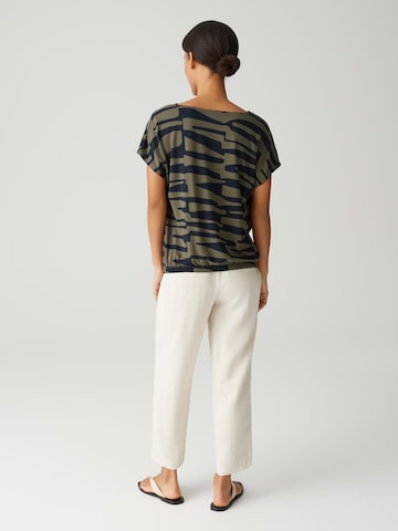 Tricou 'Sapaya' de la OPUS pe verde