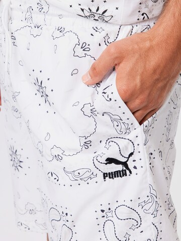 Regular Pantalon de sport PUMA en blanc