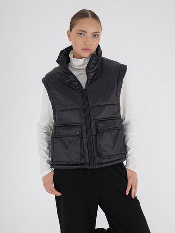 FRESHLIONS Bodywarmer in Zwart: voorkant