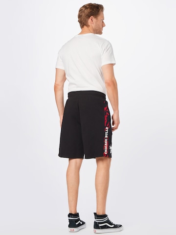 NEW ERA Regular Sweatshorts in Schwarz