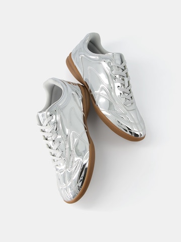 Bershka Sneakers in Silver